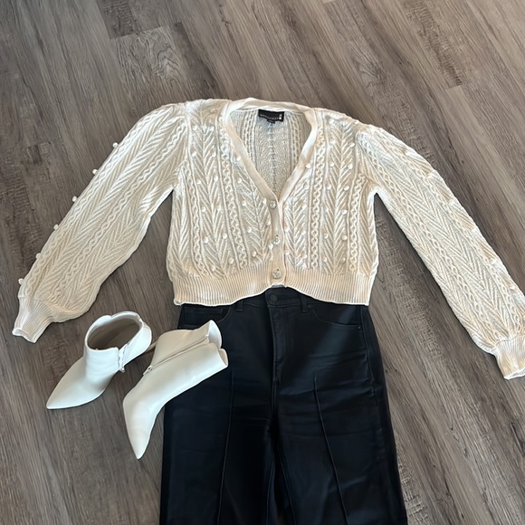 Lantern sleeve cream sweater - Picture 3 of 4